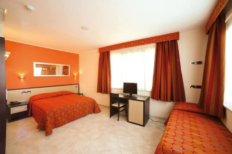 Hotel Cristina Rocca San Giovanni Exteriör bild