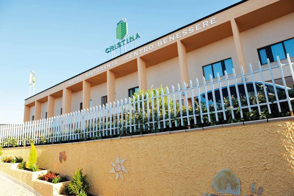 Hotel Cristina Rocca San Giovanni Exteriör bild
