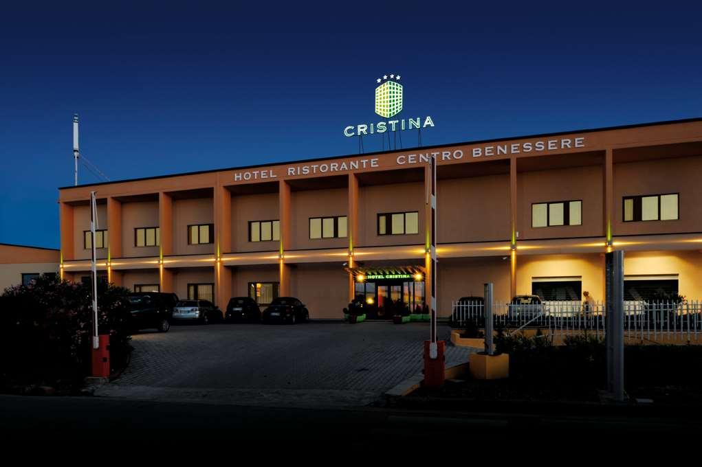 Hotel Cristina Rocca San Giovanni Exteriör bild